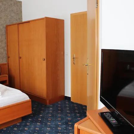 Saechsisches Haus فندق Berggiesshübel